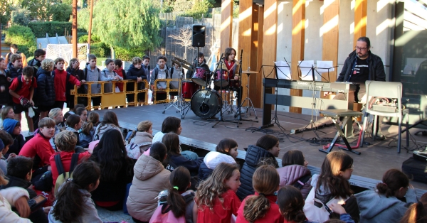 Omplim l&#039;Escola de música per Santa Cecília